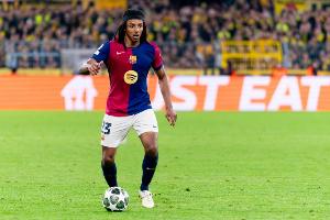 华体会官网入口-质疑换莱万上场？孔德辟谣：编造故事固然有趣，那不是新闻报道！